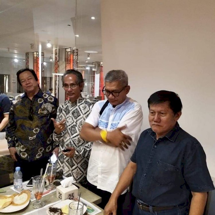 Menghormati Yang Lebih Tua Dan Senior